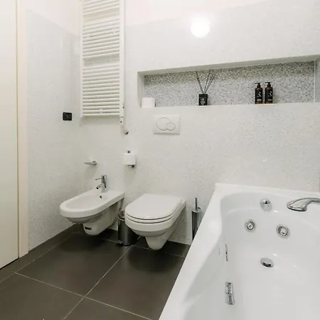 Апартаменты R Oleandro House Комо